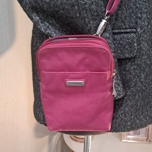 Baggallini Small Crossbody Bag in Magenta